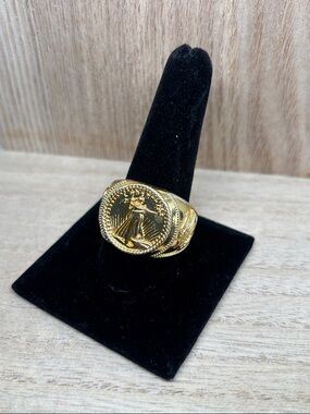 Gold Coin-Style Statement Ring - Bold Medallion Design
